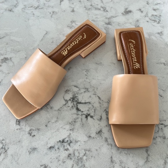 L’Intervalle beige leather sandals - Picture 3 of 7